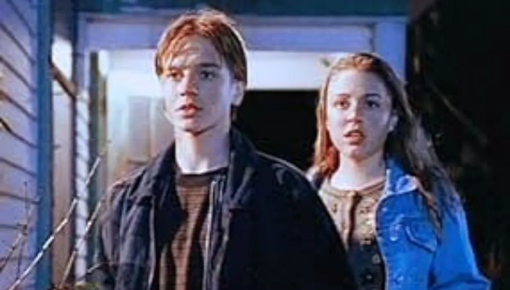 Tubi streaming roulette movie reaction roundup featuring Night of the Twisters (1996) on Pop the Channel