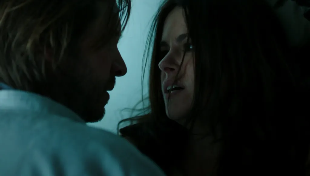 12 Monkeys S1E2 Review: "Mentally Divergent" featuring Aaron Stanford and Emily Hampshire on Pop the Channel.
