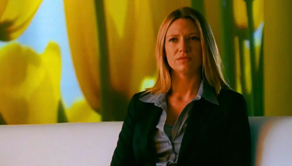 Fringe Season 1 Episode 2: "Same Old Story" featuring Anna Torv on Pop the Channel