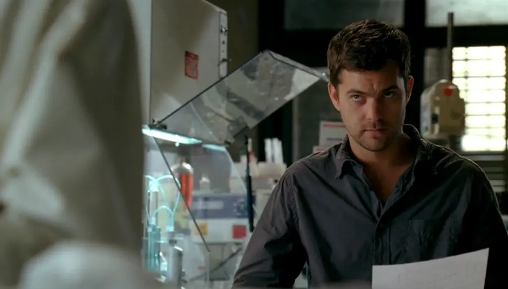 Fringe Season 1 Episode 2: "Same Old Story" featuring Joshua Jackson on Pop the Channel 