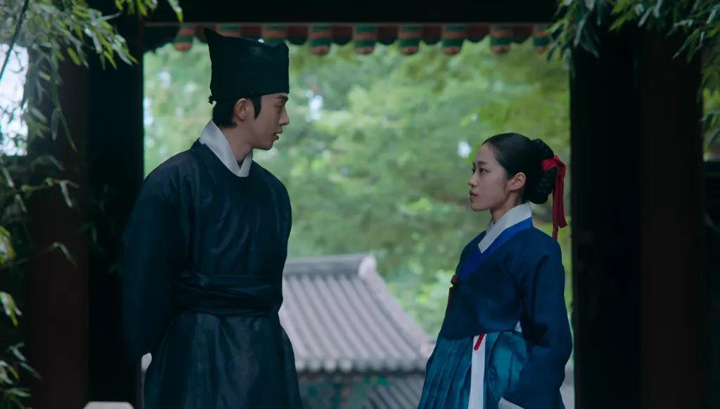 The East Palace S1E1 Review featuring Roh Yoon-seo on Pop the Channel
