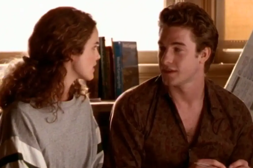 Felicity S1E1 Review: Great Choice, Felicity. 1 Felicity Season 1 Episode 1: "Pilot" Review featuring Ben and Felicity studying in her dorm room on Pop the Channel