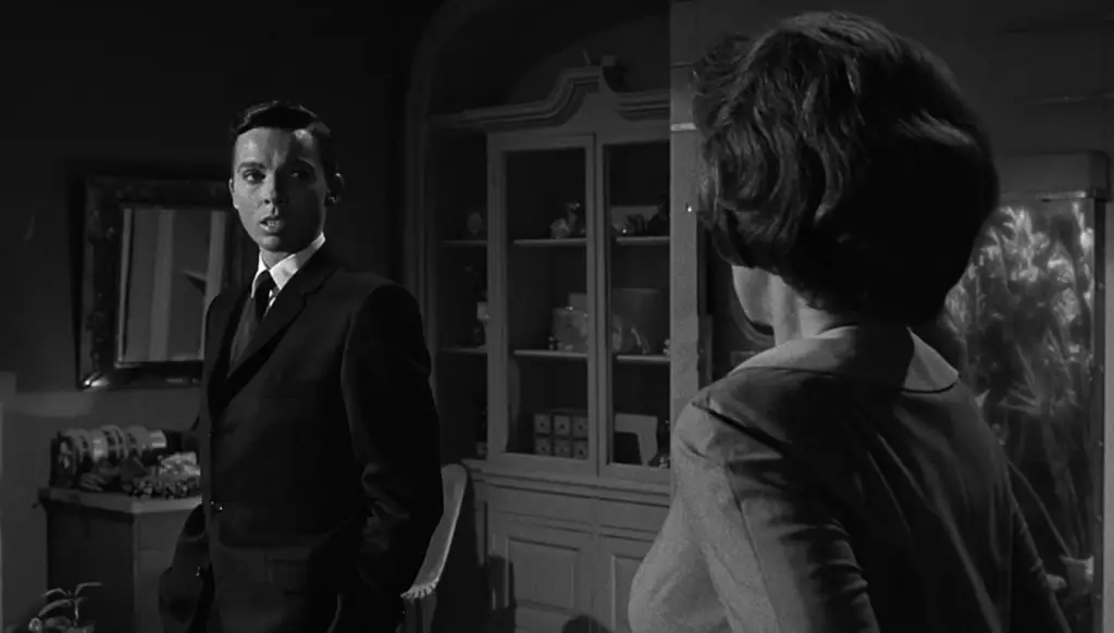Homicidal Review: William Castle's Bizarro Psycho Is a Hell of a Lot More Fun 5 Homicidal 1961 Movie Review featuring Warren talking to Miriam on Pop the Channel