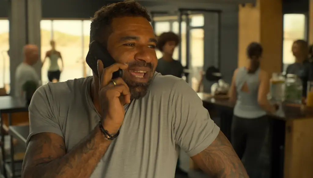 The Perfect Lie S1E3 Review: Everybody Has a Secret 2 The Perfect Lie Season 1 Episode 3 Review: "Simon" featuring Evert on the phone at the gym talking to Simon about their finances - on Pop the Channel