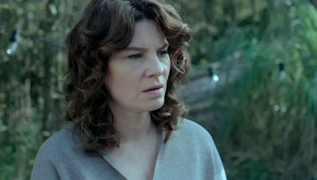 The Perfect Lie S1E3 Review: Everybody Has a Secret 4 The Perfect Lie Season 1 Episode 3 Review: "Simon" featuring Hanneke watching Evert's casket being brought into the pool room - on Pop the Channel