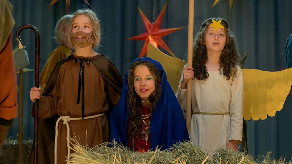 The Perfect Lie S1E5 Review: Patricia Is Nobody's Fool 9 The Perfect Lie Season 1 Episode 5: "Patricia" Review featuring Simon and Patricia's daughter at the Christmas play on Pop the Channel